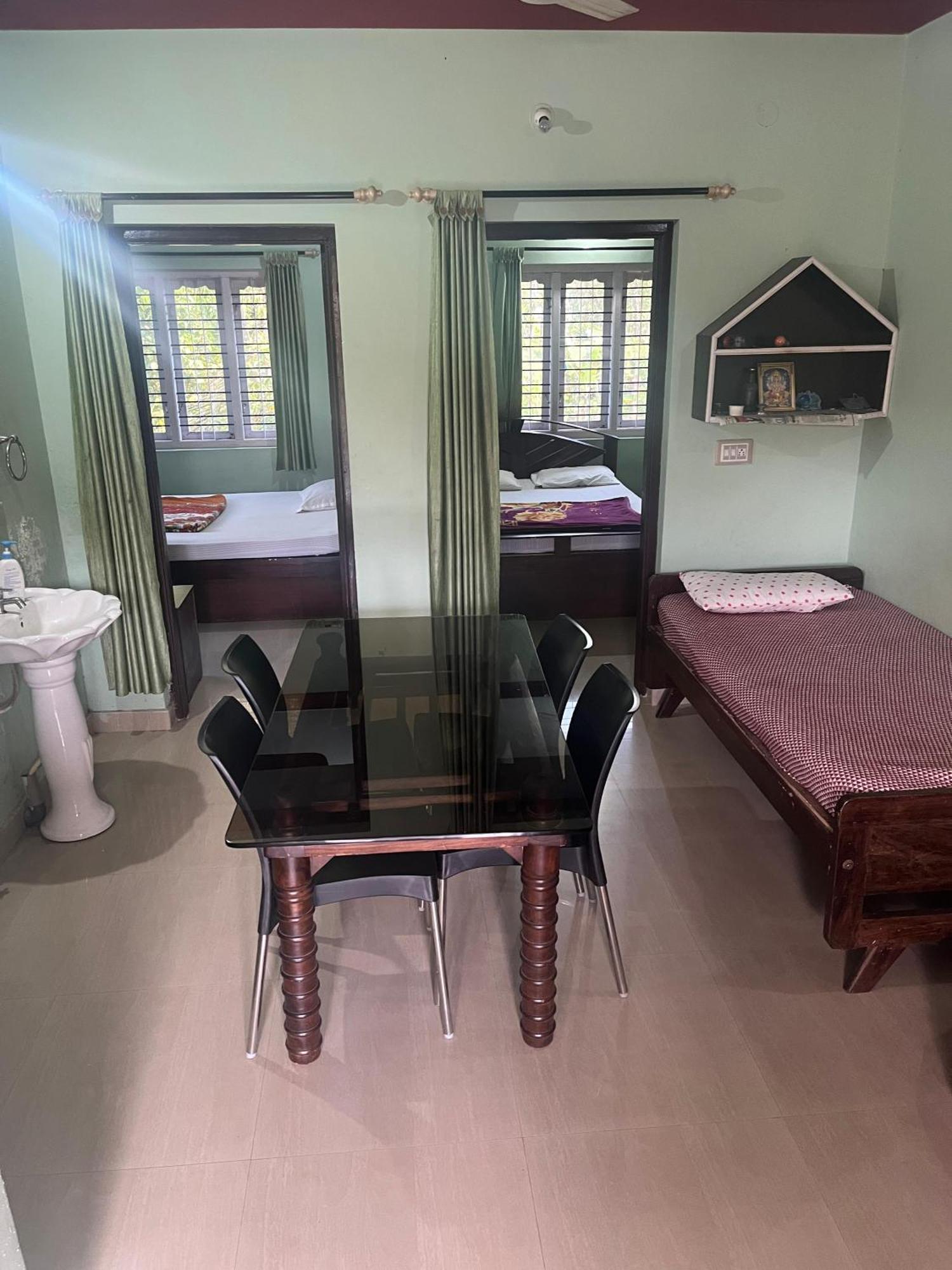 Eshwarkrupa Homestay Madikeri Dış mekan fotoğraf