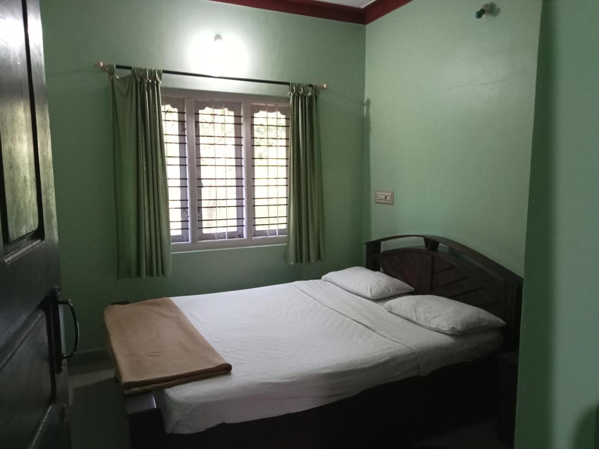 Eshwarkrupa Homestay Madikeri Dış mekan fotoğraf